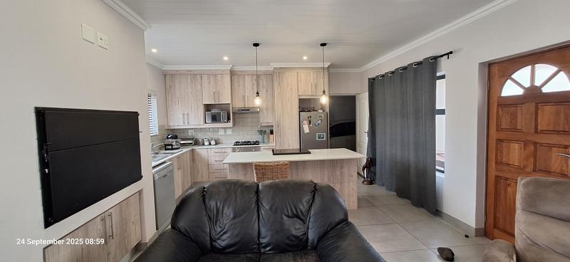 2 Bedroom Property for Sale in Reebok Western Cape